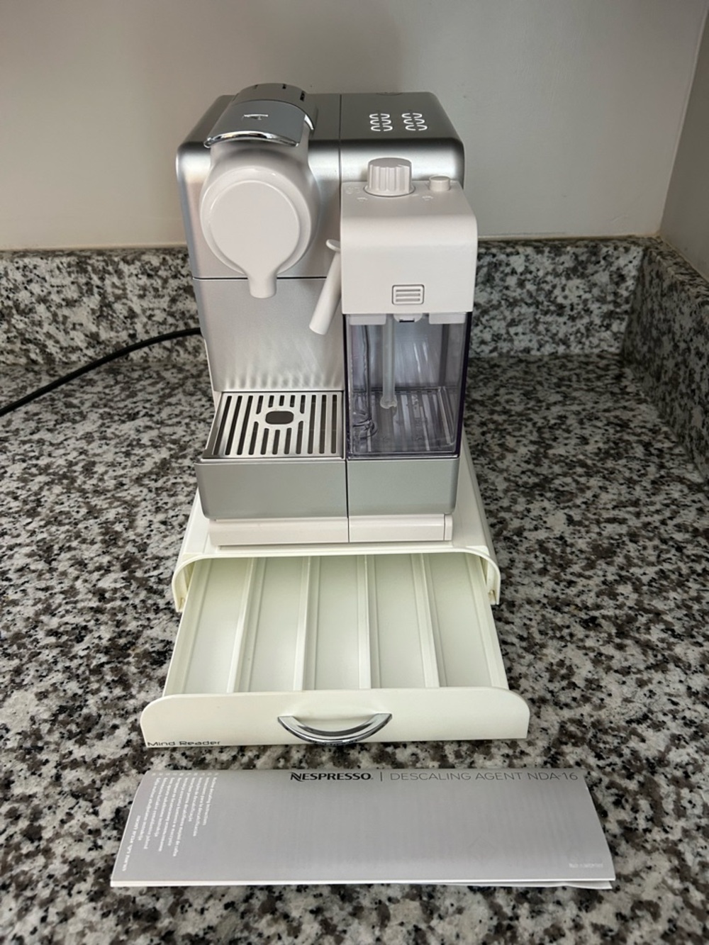 Delonghi Nespresso EN550S Lattissima Touch Espresso Machine with Pod Drawer